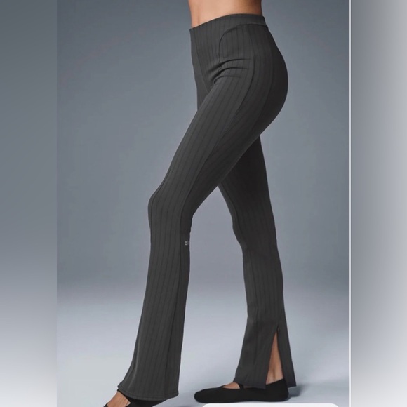 ALO Pinstripe High Waist Zip Cuff Flare Leggings - Small - NWOT - Picture 7 of 11